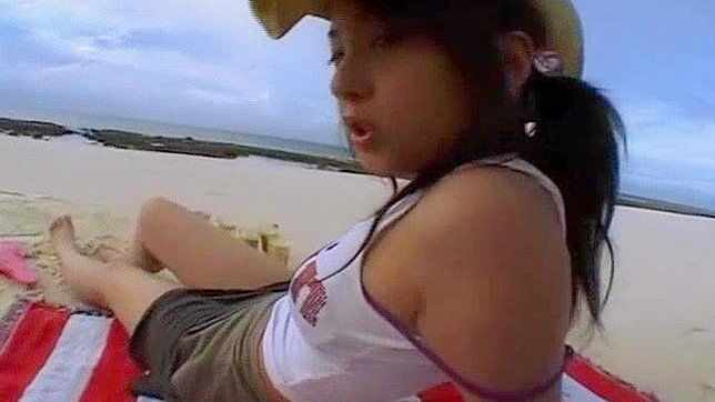 Outdoor JAV Star Kaede Fuji Gives Handjob & Gets Bang Hard