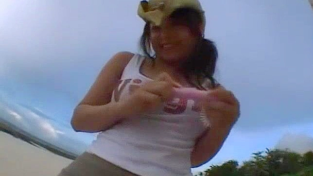 Outdoor JAV Star Kaede Fuji Gives Handjob & Gets Bang Hard