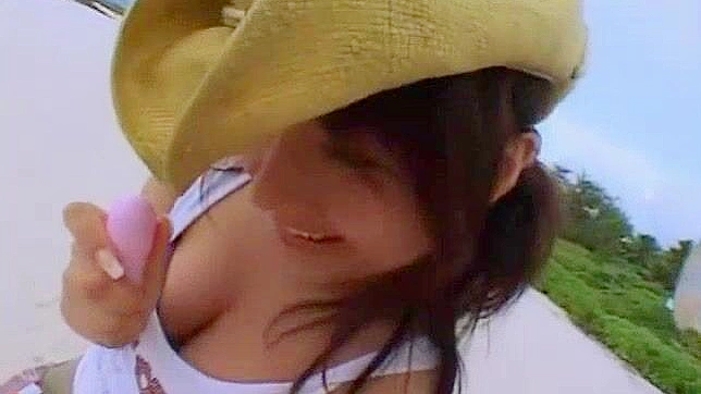 Outdoor JAV Star Kaede Fuji Gives Handjob & Gets Bang Hard