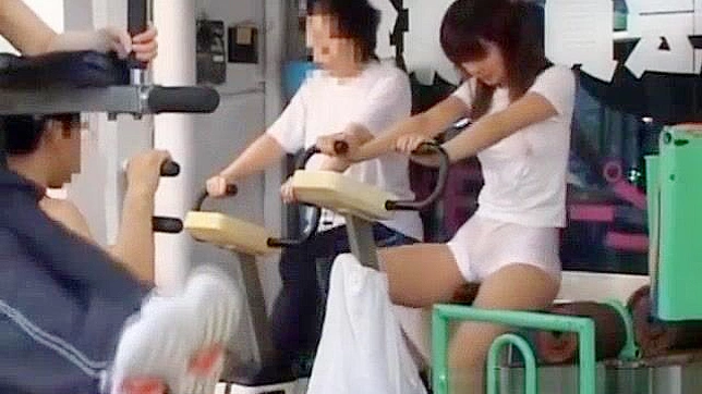 Amateur Japanese Beauty Gets Licked & Fucked Hard