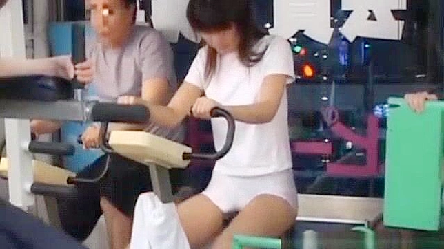 Amateur Japanese Beauty Gets Licked & Fucked Hard