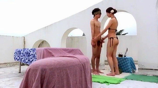 Horny Japanese MILF Takes Bath, Teases Her Hairy Vagina