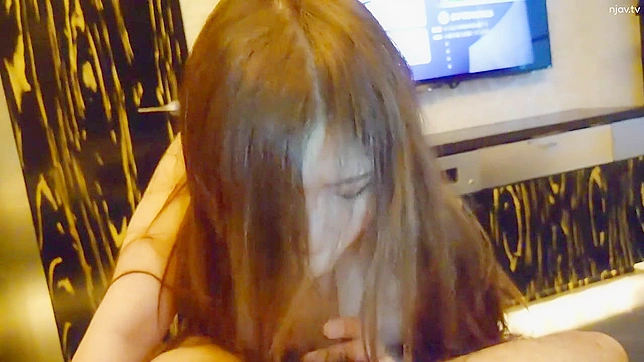 Bar Pickup Leads to Steamy Night with Seductive Japanese Chick