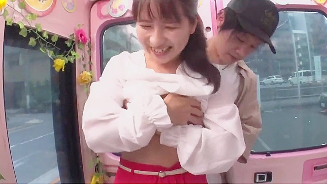 Seductive Kissing Leads to Passionate Sex with Flawless MILF