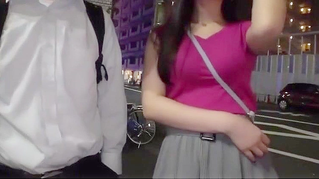 Enchanting Japanese Babe Showcases Her Seductive Curves in Steamy Action
