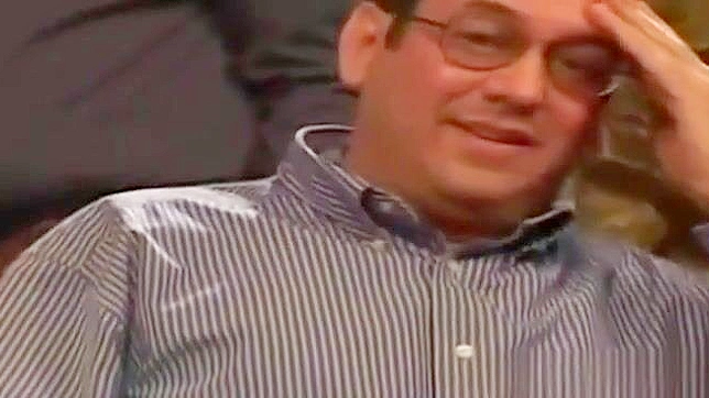 Luscious Enchantress Seduces in Sultry Japanese Erotic Scene