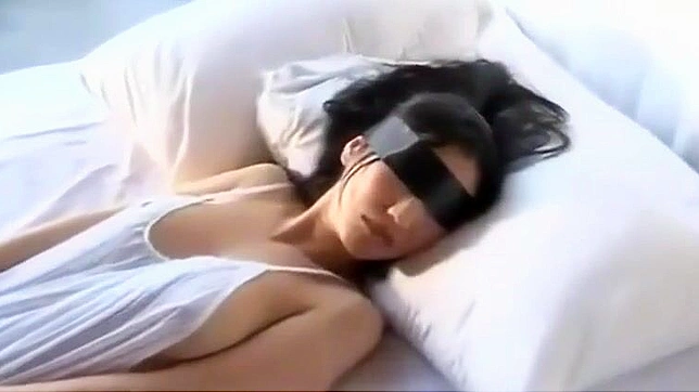 Komache Sun's Luscious Body Invites You Into Sensual Bliss