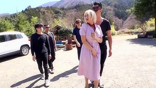 Japan Lovers' Passionate Night At Cozy Motel Room Escape