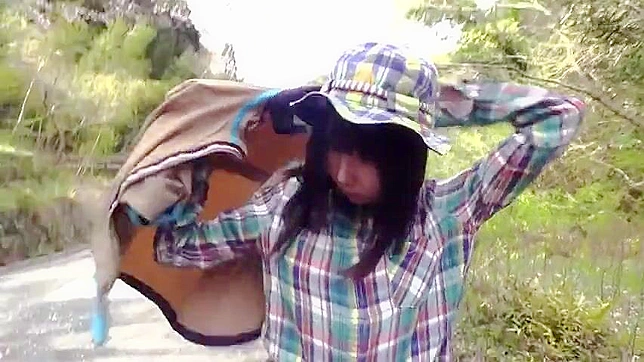 Petite Japanese Chick Gives Steamy Street Blowjob & Quickie Sex