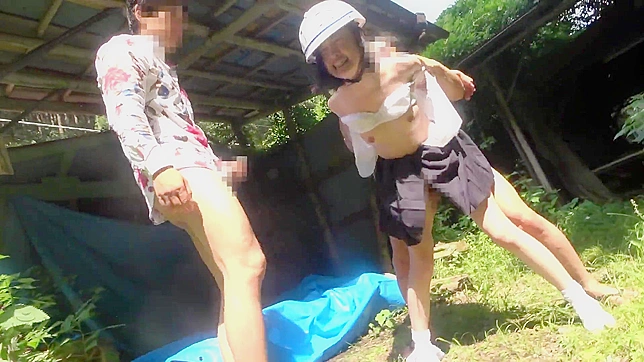 Skinny Japanese Girl 18+ Stretches Pussy With Giant Dildo