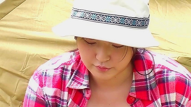 Luscious Japanese Babe Showers Herself While Using Her Dildo Fantastically
