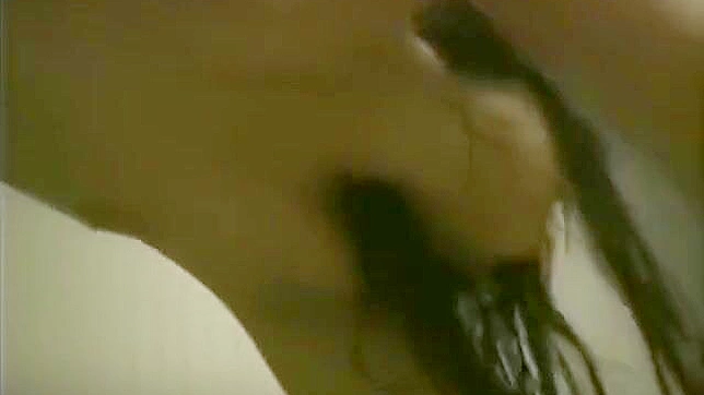 Bathroom JAV Star Shows Off Her Stunning Seductive Body