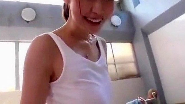 Enchanting Japanese Beauty Reveals Her Sensual Curves Live Onscreen