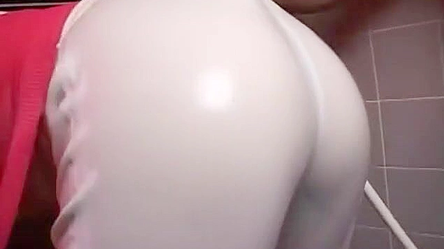Enchanting Japanese Goddess Gives Unforgettable Blowjob Showdown