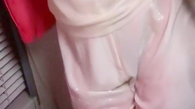 Enchanting Japanese Goddess Gives Unforgettable Blowjob Showdown