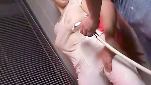 Enchanting Japanese Goddess Gives Unforgettable Blowjob Showdown