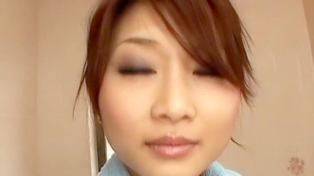 Luscious Japanese Beauty Seduces You in Steamy Shower