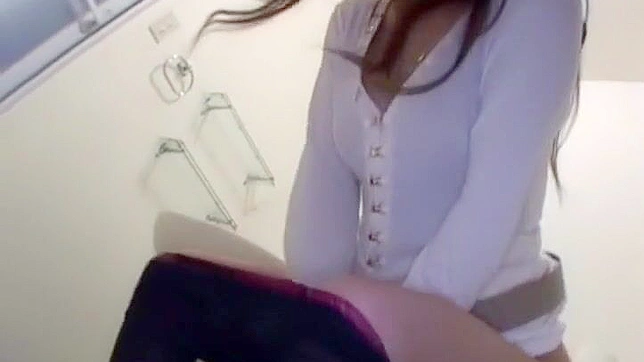 Luscious Japanese Beauty Seduces You in Steamy Shower