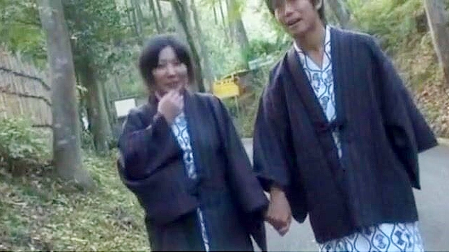 Gorgeous Japanese Babe Gives Blowjob & Gets Nailed Hard