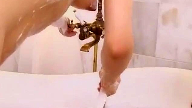 Io Asuka’s Passionate Solo Play with Dildo Bliss