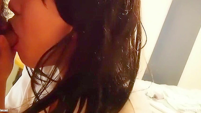 Sensual Japanese Amateur Delights Viewers With Steamy Action Online