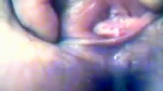 Taiwanese Nurse Zhang Jiaqing’s Sultry Bedroom Shots