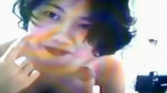 Taiwan Nurse Tempts with Sultry Selfies & Secretly Shows More