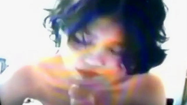 Taiwan Nurse Tempts with Sultry Selfies & Secretly Shows More