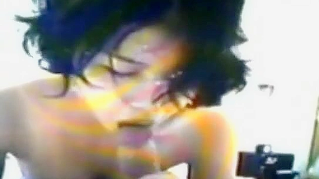 Taiwan Nurse Tempts with Sultry Selfies & Secretly Shows More