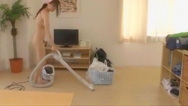 Yuna Shiina Teases Her Body in Sultry JAV Solo Show