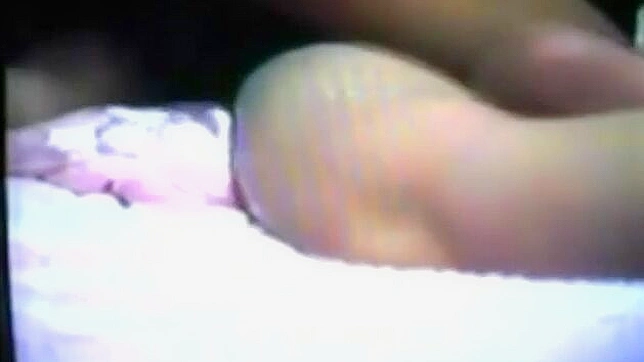 Taiwanese JAV Nurse Shows Off Her Curvy Body in Sultry Selfie Clip