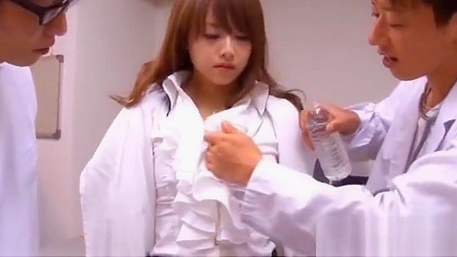 Akiho Yoshizawa Gets Fucked by Two Big Dicks Simultaneously