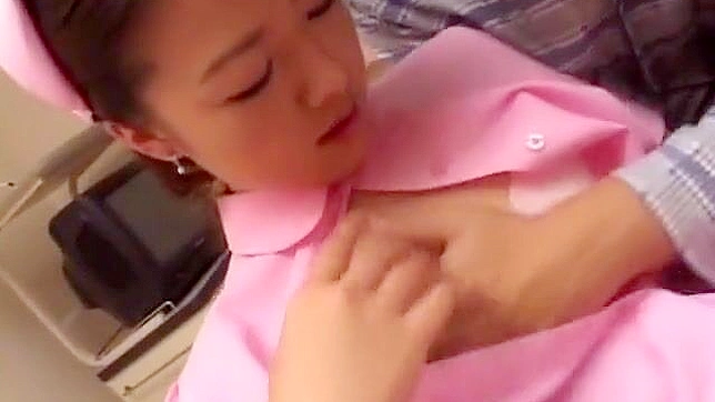 Enchanting Japanese MILF in Stockings Gives Stellar Cunnilingus Thrill