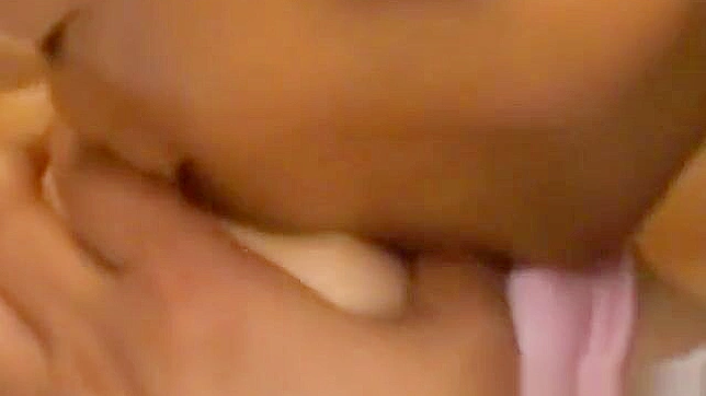 Sultry Emiri Aoi Plays Seductive Nurse in Hot JAV Scene