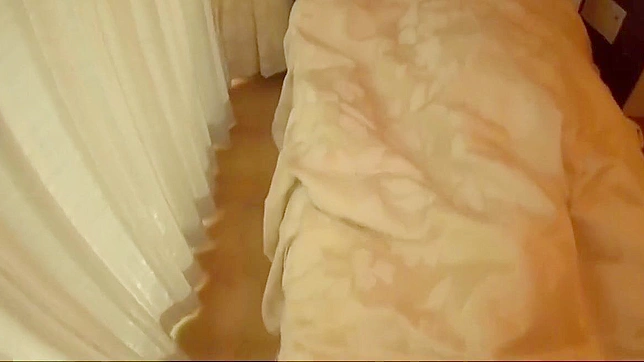 Ayane Suzukawa Entices All at Her Steamy Bukkake Bash