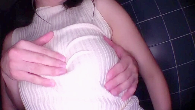Seductive MILF Teases You in Her Steamy Bubble Bath