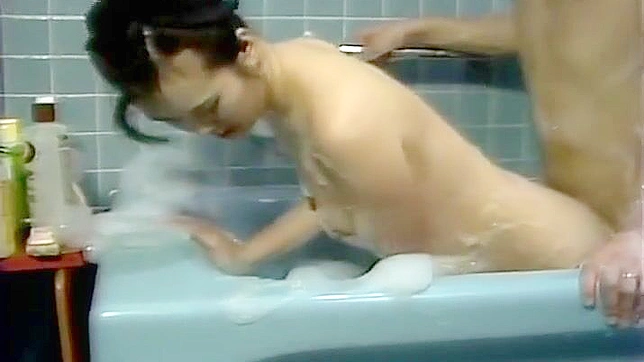 Luscious Pompie Bathing with MILFs Seductive Cumming Joy