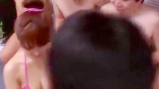 Kirara Kurosawa Tempts Fans in Steamy Bathtub Encounter