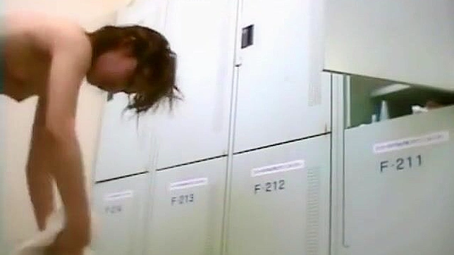 Seductive MILF Tempts Him in Hotel Bathroom For Steamy Sex Adventure