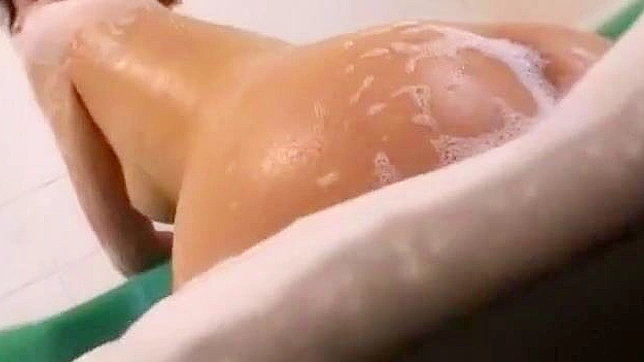 Irresistible Japanese Slut Shows Off Crazy Masturbating Skills in Stockings