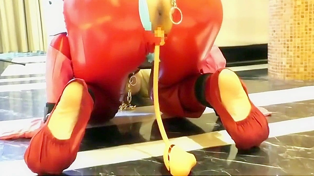 Skintight Suit JAV Beauty Shows Off Stunning Hot Body