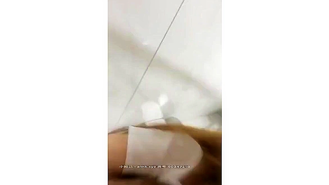 Lanncy JAV Idol Captivates Fans With Sultry Cosplay Selfies