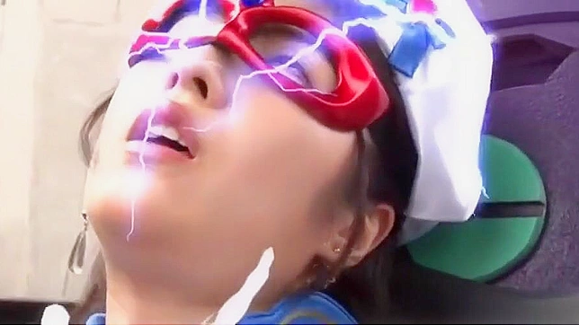 Seductive Japanese Idol Gives Epic Blowjob & Sexy Ride