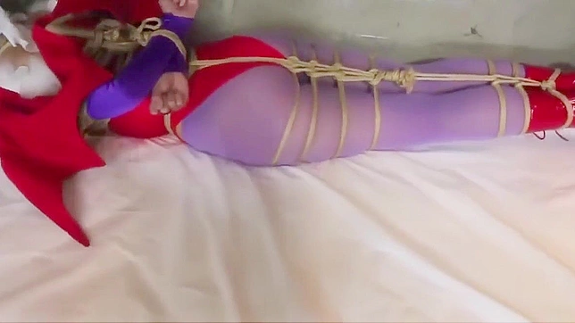 Seductive MILF Lilith Explores Pleasure Through Erotic Bondage
