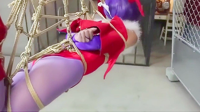 Seductive MILF Lilith Explores Pleasure Through Erotic Bondage