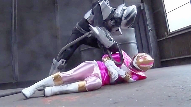 Sultry JAV Star Tempts You With Her Irresistible Elegance Showdown