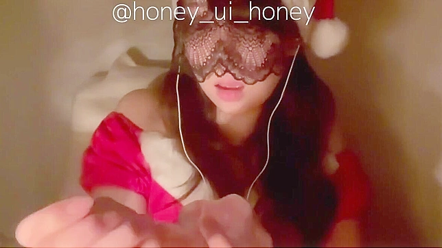 Sultry Siren Delights Solo in Wet Self-Pleasure Showdown