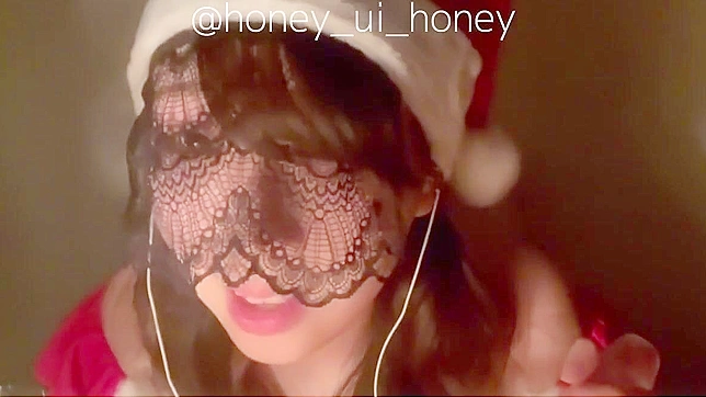 Sultry Siren Delights Solo in Wet Self-Pleasure Showdown