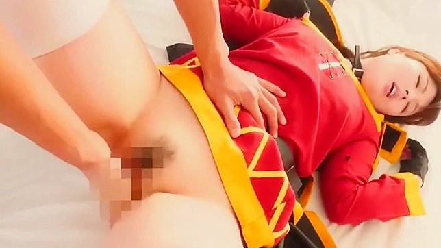 Luscious Amatsuki-Chan Teases Hard in Seductive Anime Cosplay Showdown
