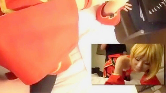 Blonde Bombshell Seduces with Sultry Sex Appeal Showdown